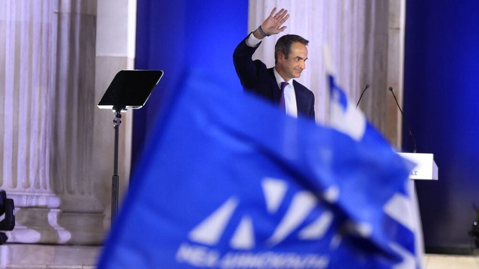Δελφίνοι με... ενωτικό πνεύμα